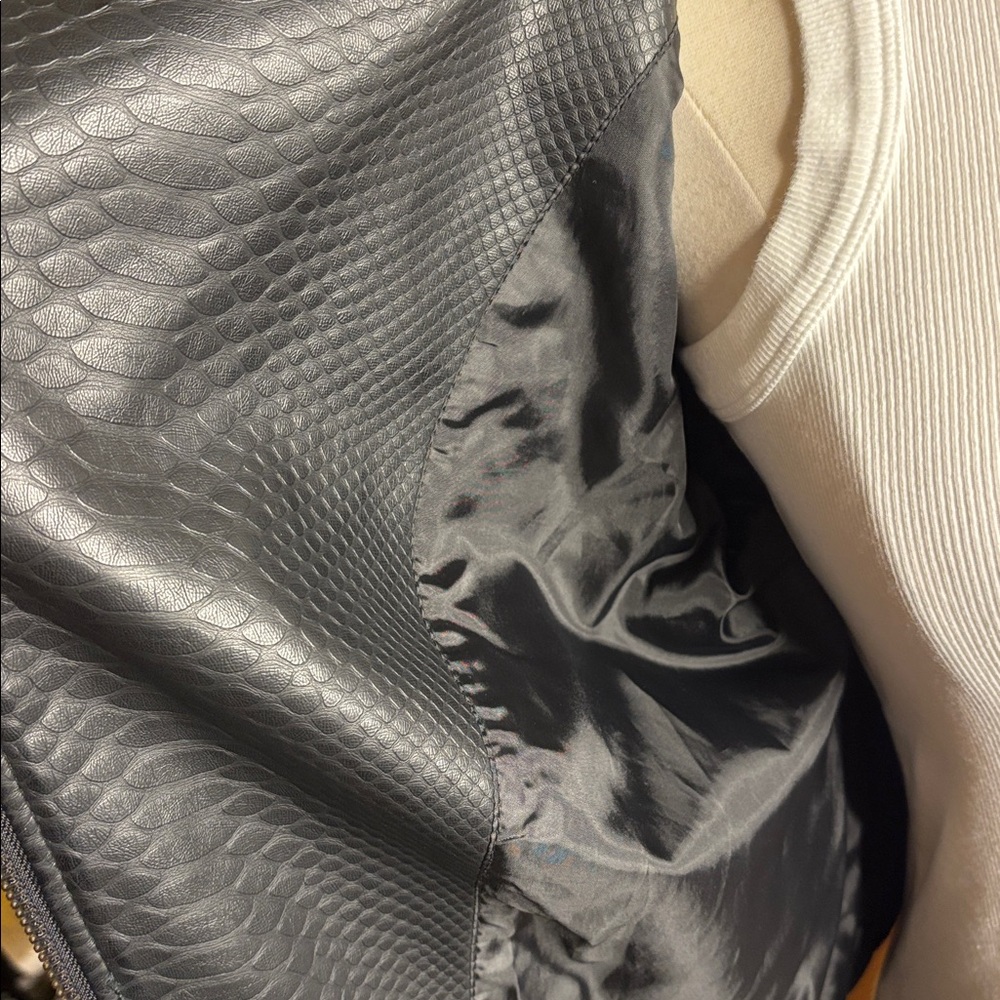 Guess Moto Style Jacket EUC - Picture 7 of 10